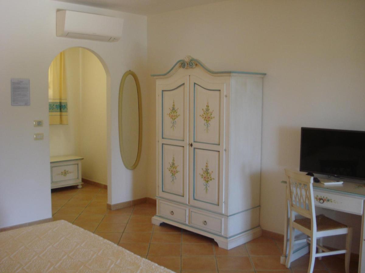 Hotel Valkarana Country Relais (Adults Only) Sant'Antonio di Gallura Eksteriør billede