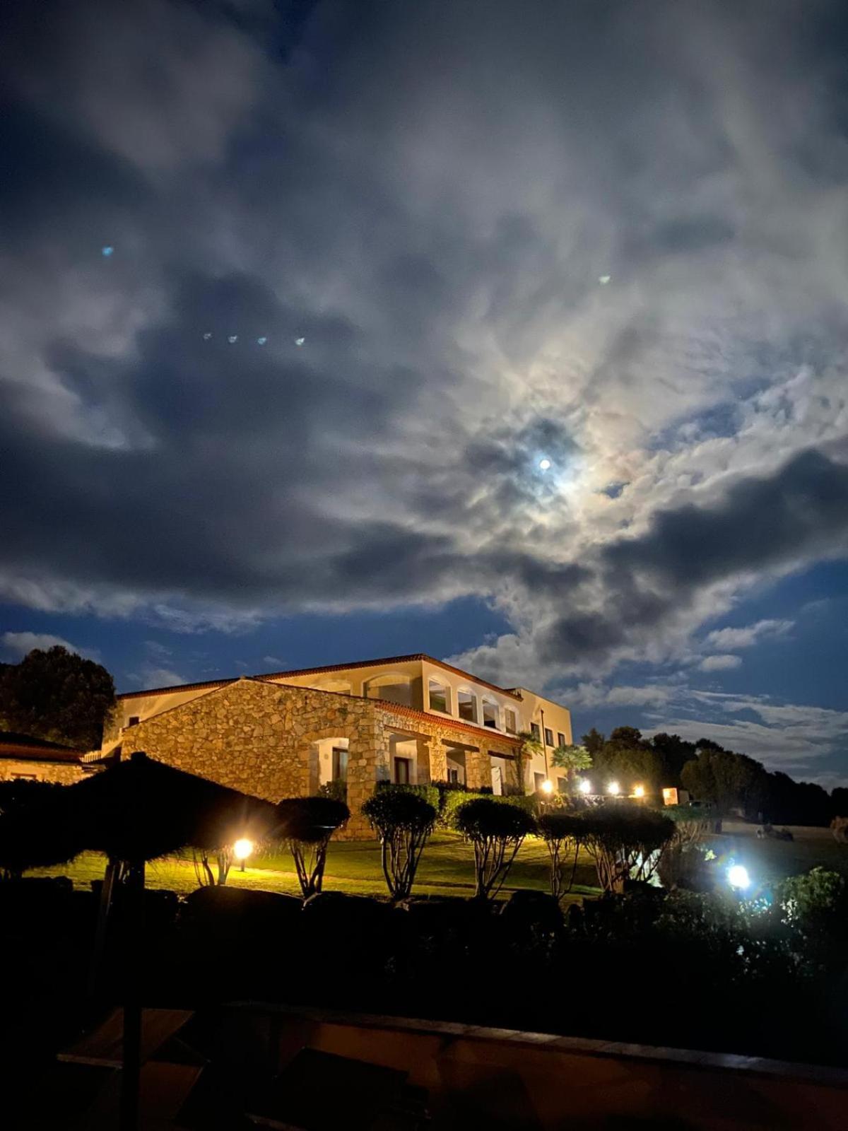 Hotel Valkarana Country Relais (Adults Only) Sant'Antonio di Gallura Eksteriør billede